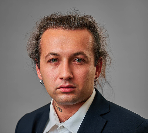 Jonathan Lloshi - Finance specialist