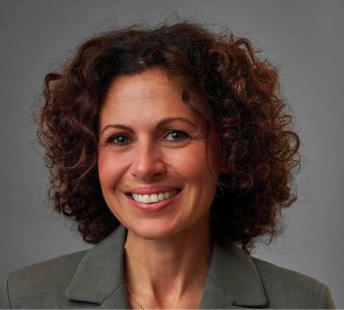 Laura Mella - Finance specialist